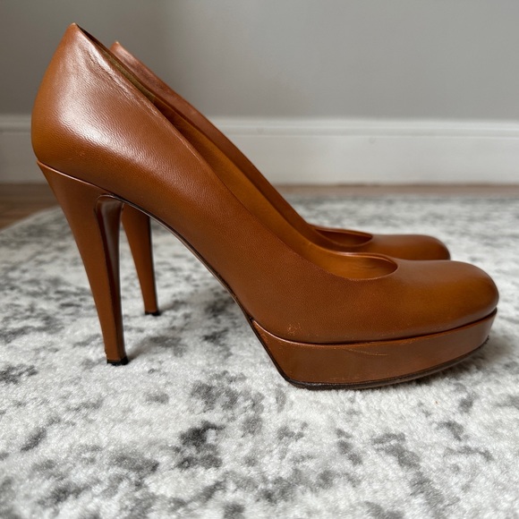 GUCCI LEATHER PLATFORM PUMPS in caramel-brown size 38 / 8 - Picture 12 of 12